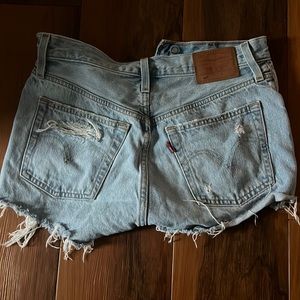 Levi’s jean shorts size 25